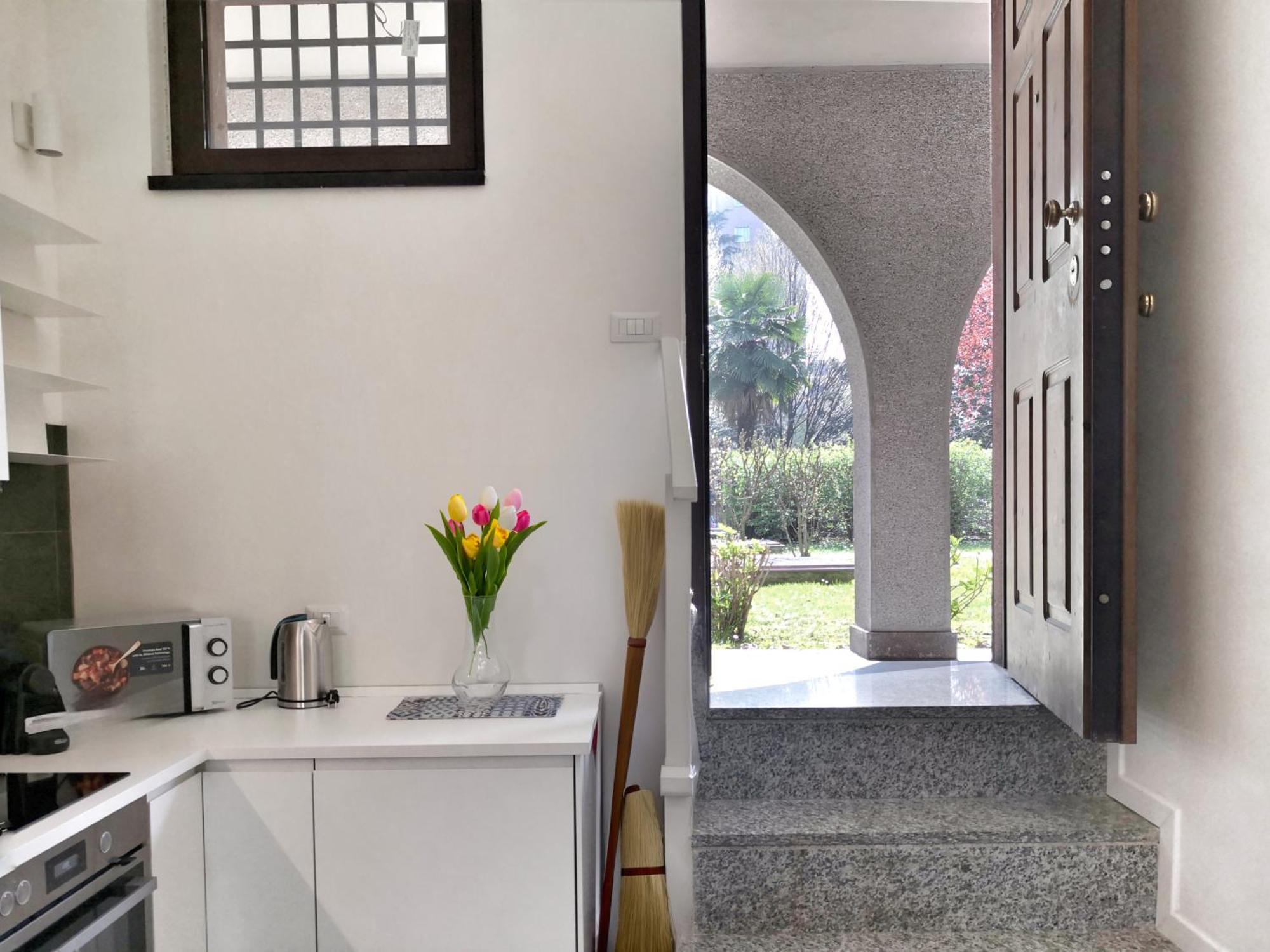 Ihost Apartment - Adriatico 6 ミラノ エクステリア 写真